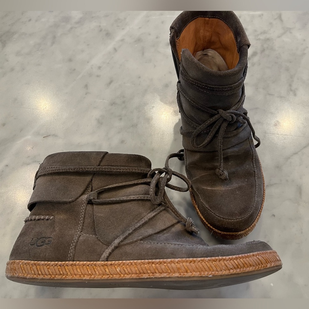 Ugg Women’s Moccasin style booties